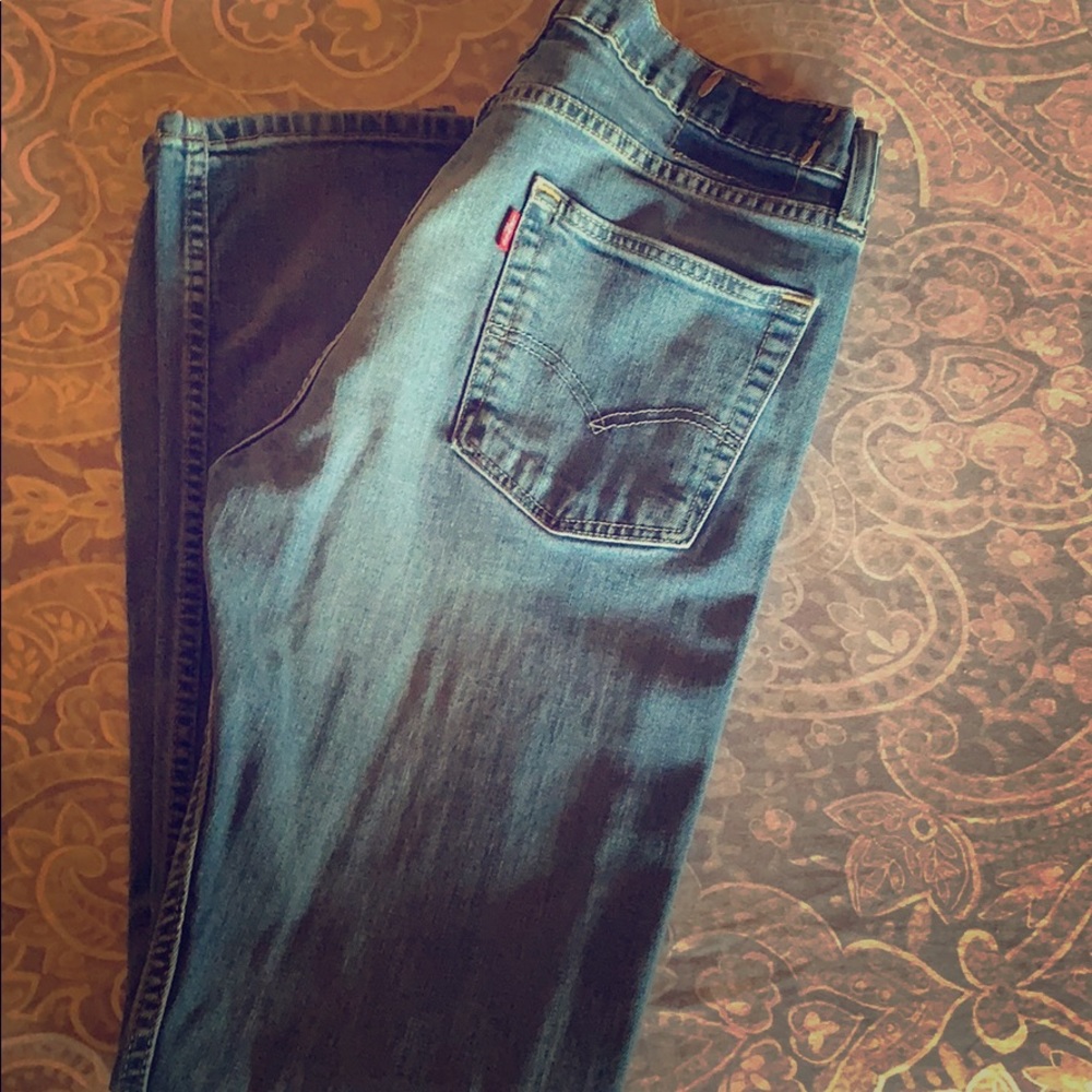 Men’s Levi Jeans size 32X32 slim fit